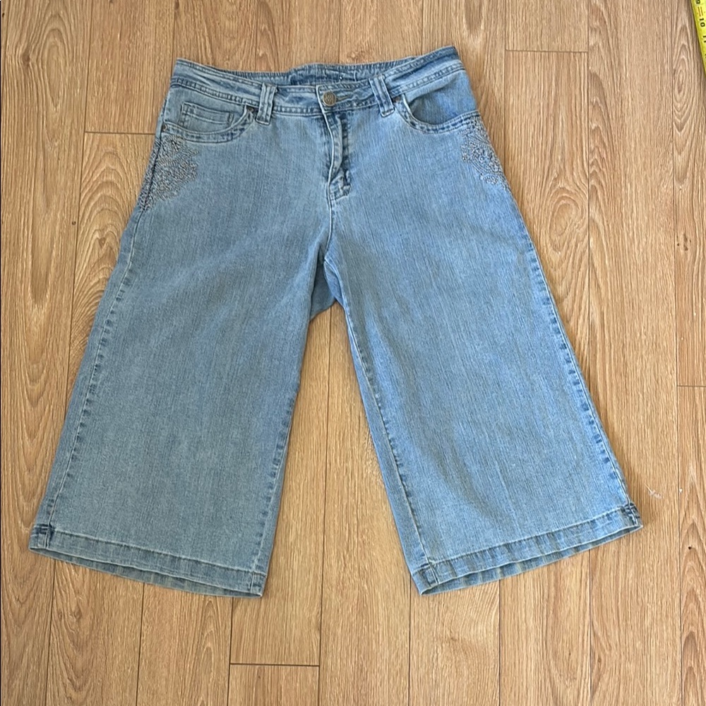 Bill Blass Women's Blue Denim Wide Leg Capri Pants